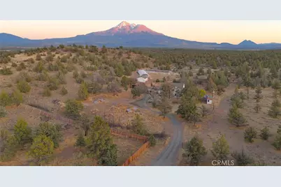 10410 County Hwy A-12, Montague, CA 96064 - Photo 1