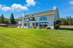 1121 Oak Valley Dr, Yreka, CA 96097 - Photo 5