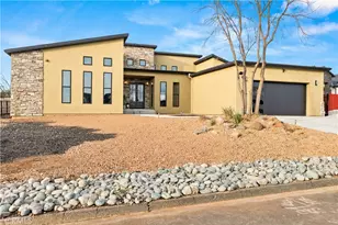 5093 Malibu Dr, Paradise, CA 95969 - Photo 1