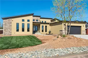 5093 Malibu Dr, Paradise, CA 95969 - Photo 1