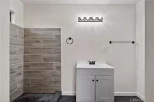 1385 E 10th, Chico, CA 95928 - Photo 5