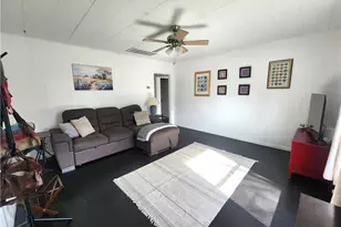 633 E Walnut St, Willows, CA 95988 - Photo 3