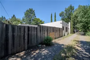 329 W 12th St, Chico, CA 95928 - Photo 47