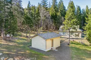 5022 Elderberry, Weed, CA 96094 - Photo 11