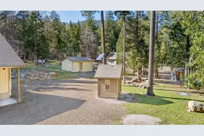 5022 Elderberry, Weed, CA 96094 - Photo 15