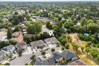 2929 Paris, Chico, CA 95973 - Photo 31