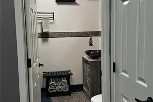 6189 Vallejo Ave, Clearlake, CA 95422 - Photo 9