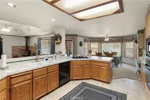 1211 Windecker Dr, Chico, CA 95926 - Photo 9