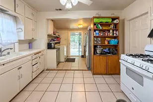 637 W 6th, Chico, CA 95926 - Photo 9