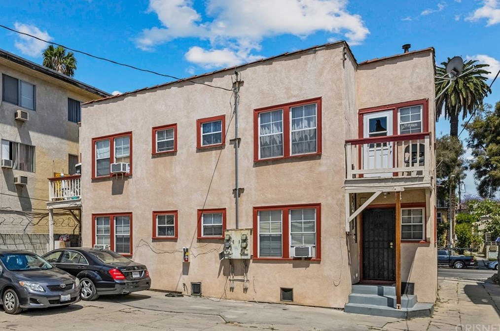 521 Heliotrope Dr, Los Angeles CA  90004-2905 exterior