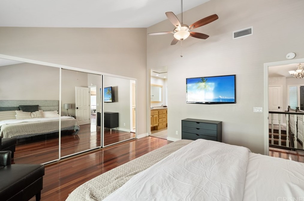 38 Meadowlark Ln, Calabasas CA  91377-1017 exterior