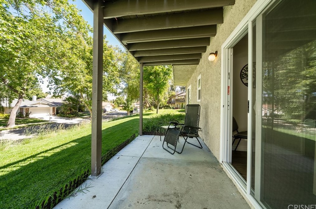 38 Meadowlark Ln, Calabasas CA  91377-1017 exterior