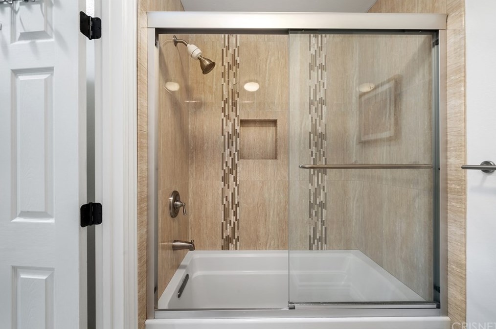 38 Meadowlark Ln, Calabasas CA  91377-1017 exterior