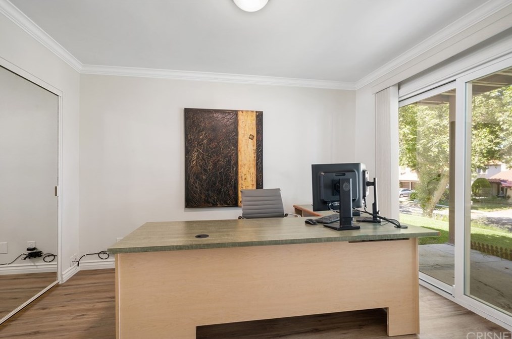 38 Meadowlark Ln, Calabasas CA  91377-1017 exterior