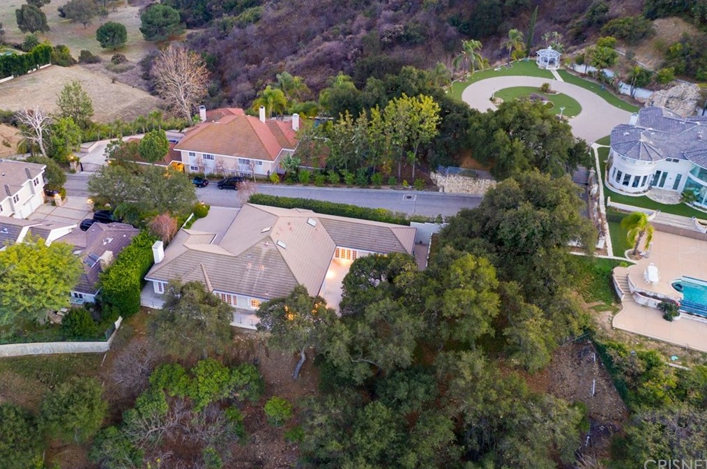 3111 Stone Oak Dr, Los Angeles CA  90049-1180 exterior
