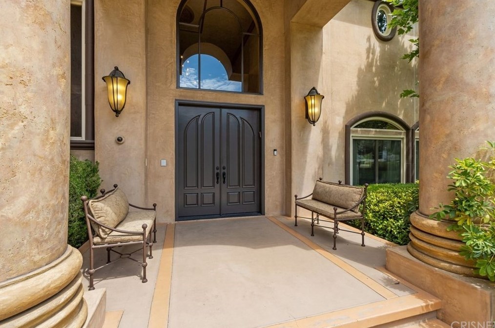 4250 Temma Ct, Calabasas CA  91302-1879 exterior