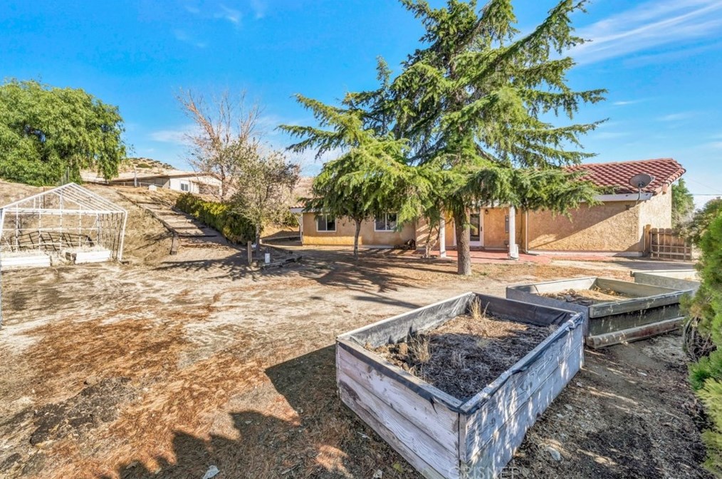 8545 Calva St, Palmdale CA  93551-7230 exterior
