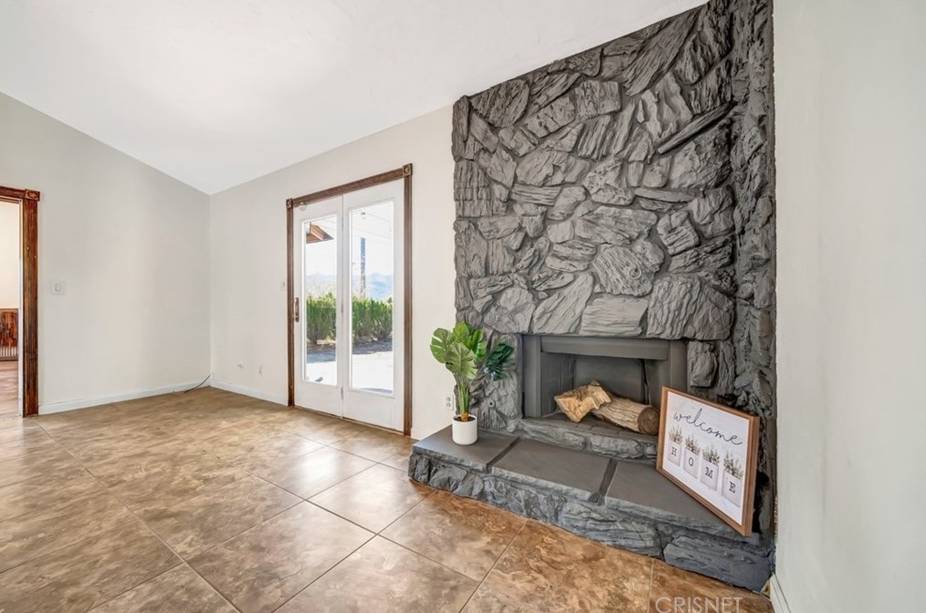 8545 Calva St, Palmdale CA  93551-7230 exterior