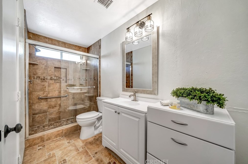 8545 Calva St, Palmdale CA  93551-7230 exterior