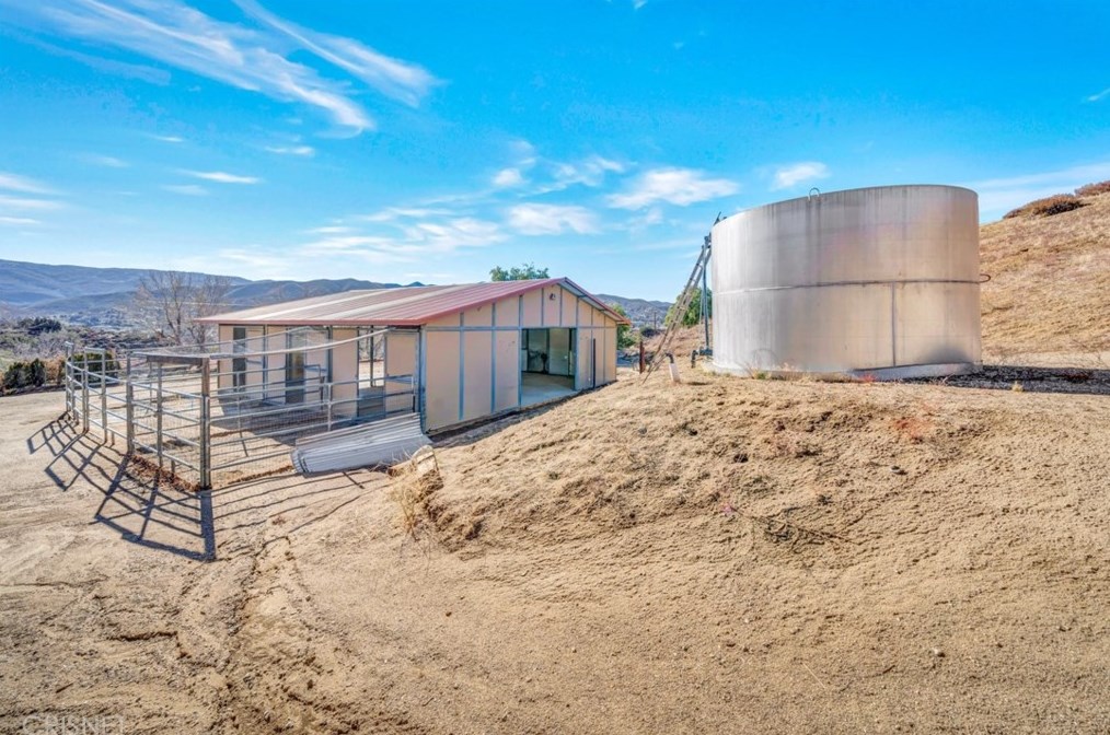 8545 Calva St, Palmdale CA  93551-7230 exterior