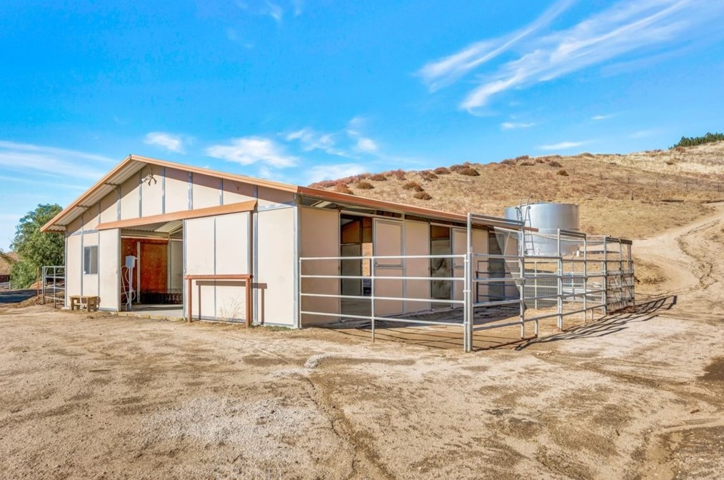 8545 Calva St, Palmdale CA  93551-7230 exterior