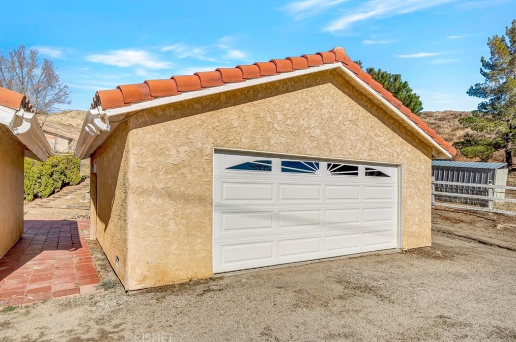 8545 Calva St, Palmdale CA  93551-7230 exterior