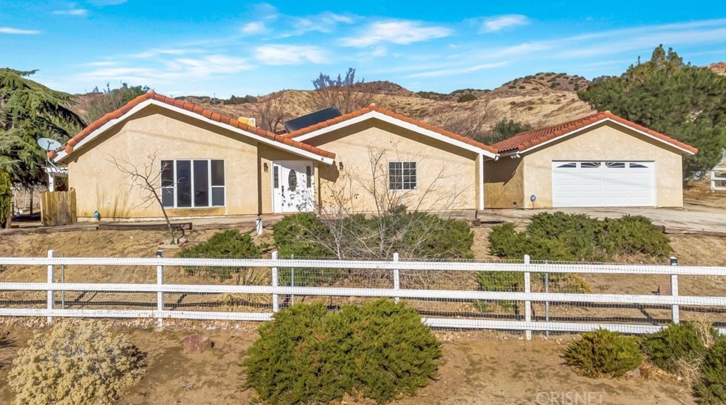 8545 Calva St, Palmdale CA  93551-7230 exterior