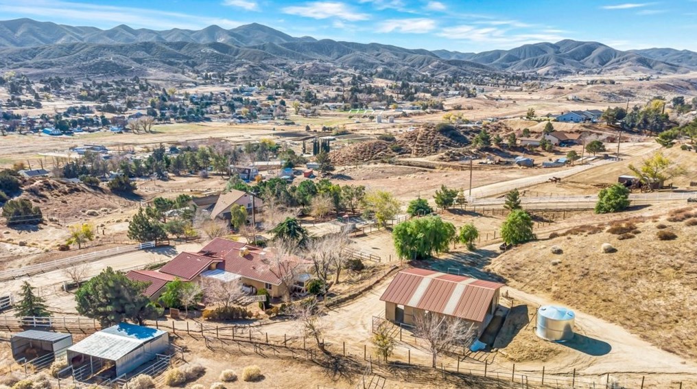8545 Calva St, Palmdale CA  93551-7230 exterior