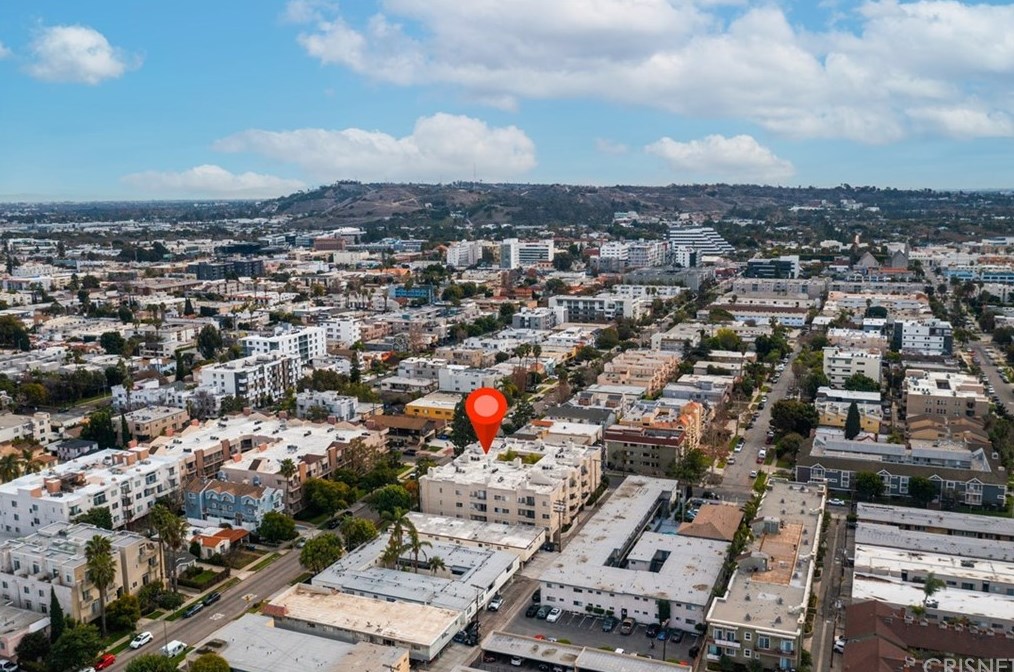 3561 Clarington Ave, Los Angeles CA  90034-4900 exterior