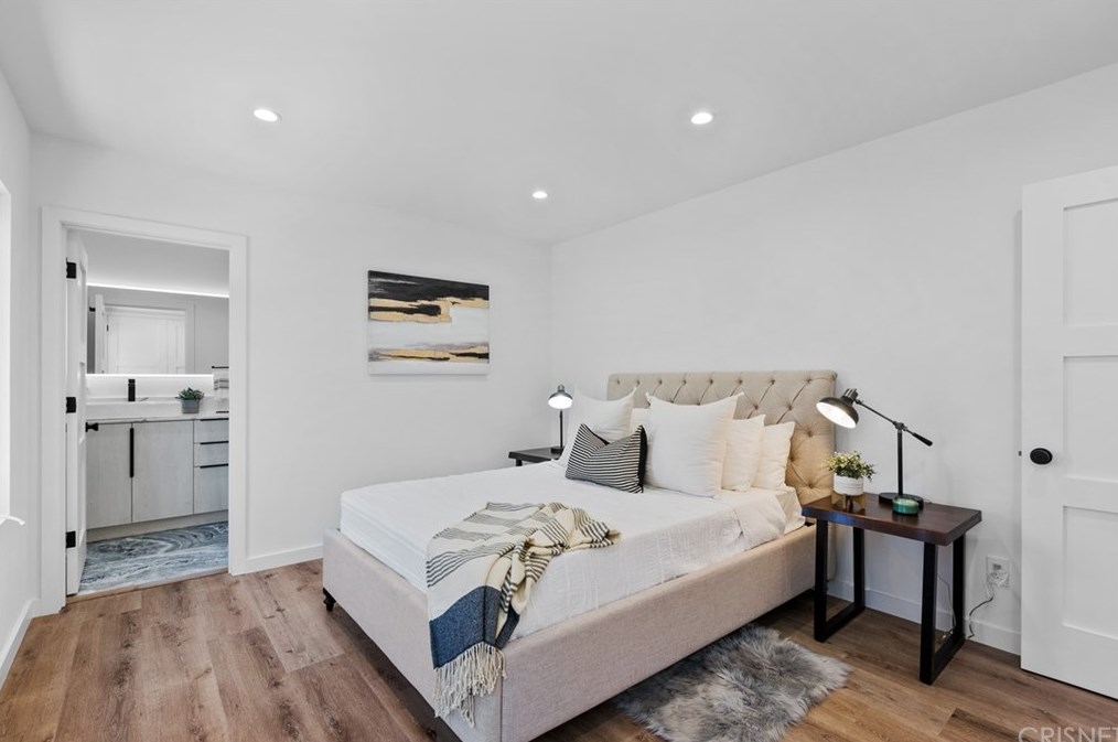 3826 Degnan Blvd, Los Angeles CA  90008-1931 exterior