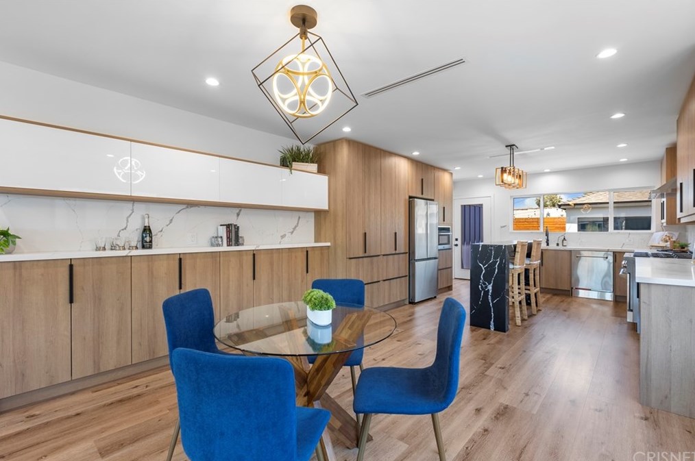 3826 Degnan Blvd, Los Angeles CA  90008-1931 exterior