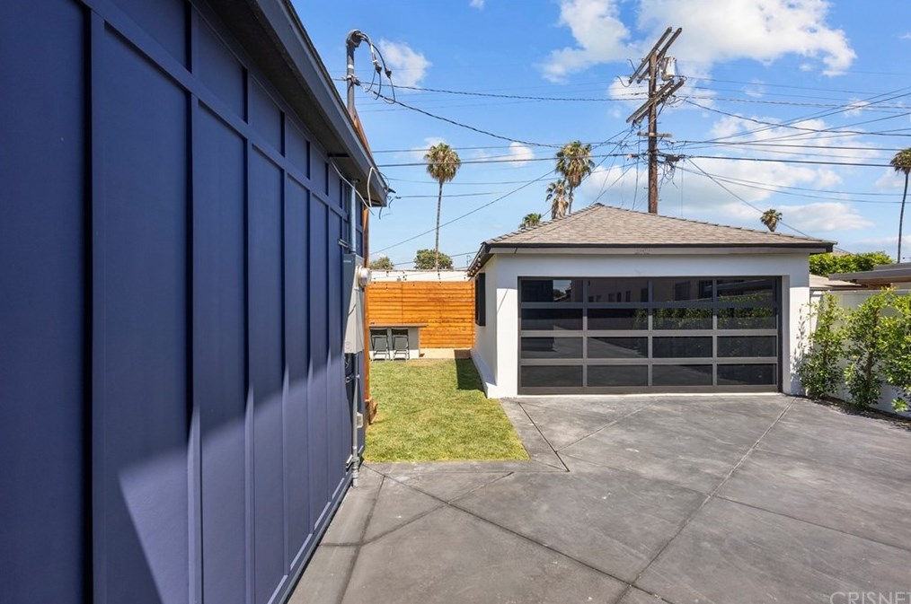3826 Degnan Blvd, Los Angeles CA  90008-1931 exterior