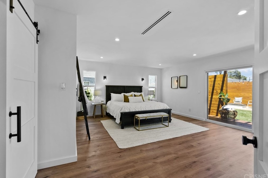 3826 Degnan Blvd, Los Angeles CA  90008-1931 exterior