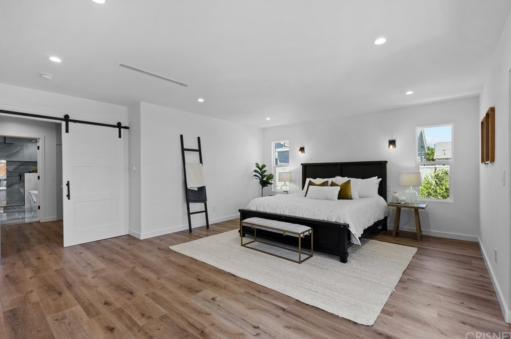 3826 Degnan Blvd, Los Angeles CA  90008-1931 exterior