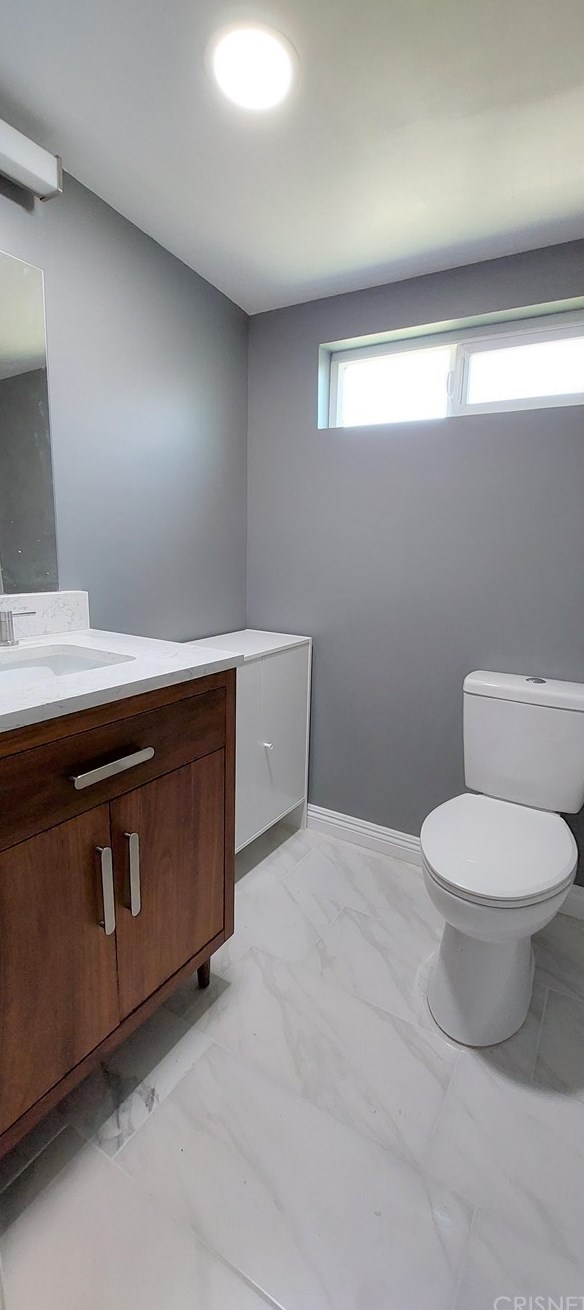 68 Val Monte St, Banning CA  92220-5933 exterior