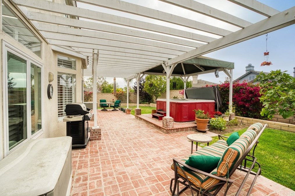 5351 Ladera Crest Dr, Los Angeles CA  exterior