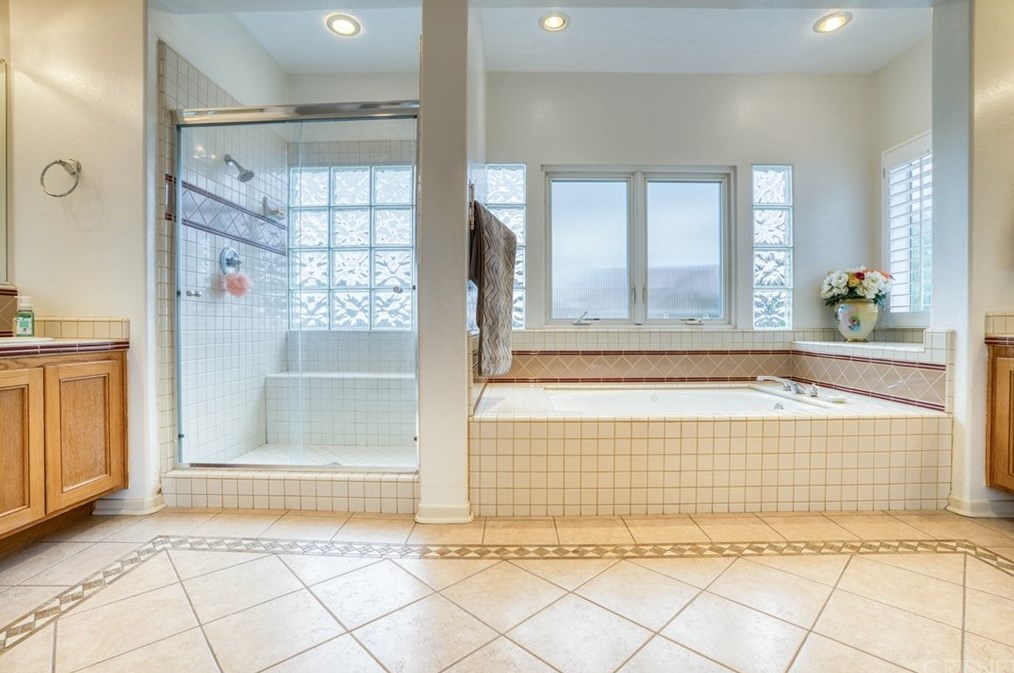 5351 Ladera Crest Dr, Los Angeles CA  exterior