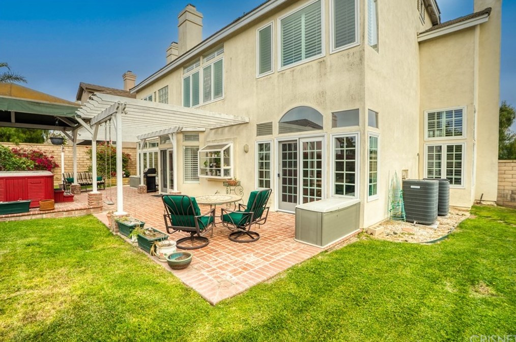 5351 Ladera Crest Dr, Los Angeles CA  exterior