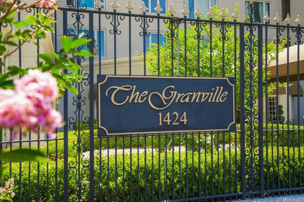 1424 Crescent Heights Blvd, Los Angeles CA  90035-3810 exterior