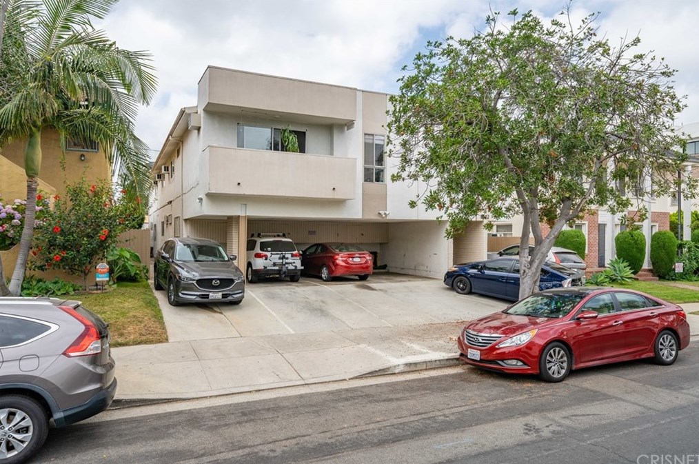 8312 Blackburn Ave, Los Angeles CA  90048-4250 exterior