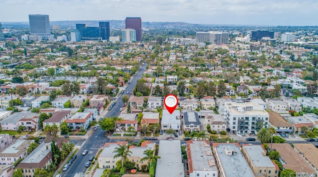 8312 Blackburn Ave, Los Angeles CA  90048-4261 exterior
