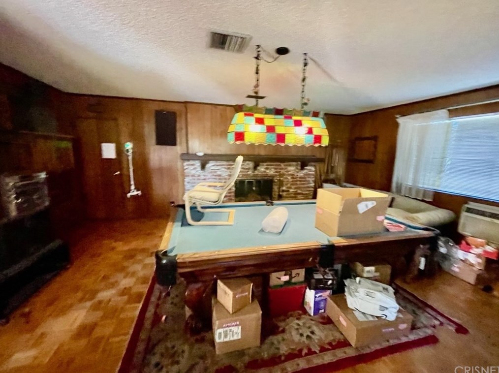 18222 Erwin St, Los Angeles CA  91335-7024 exterior