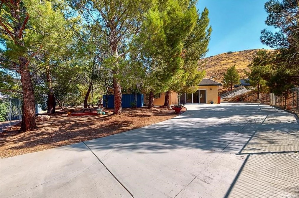 32050 Cedarcroft Rd, Acton CA  93510-2118 exterior