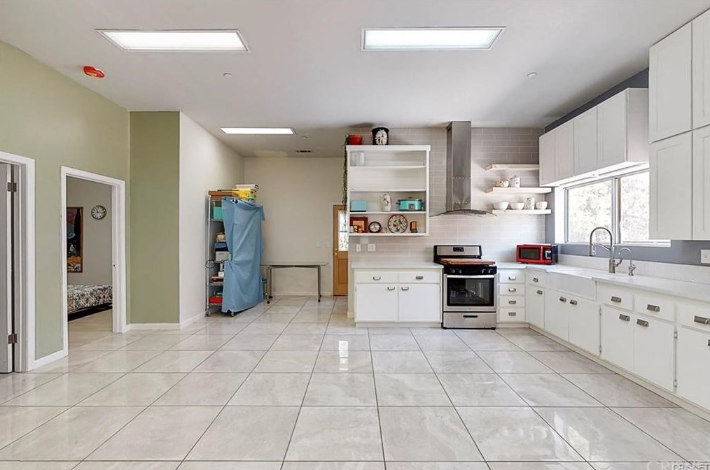 32050 Cedarcroft Rd, Acton CA  93510-2118 exterior