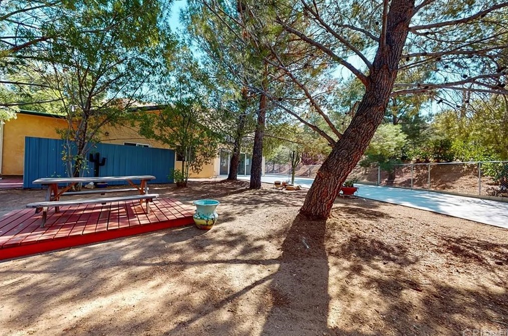 32050 Cedarcroft Rd, Acton CA  93510-2118 exterior
