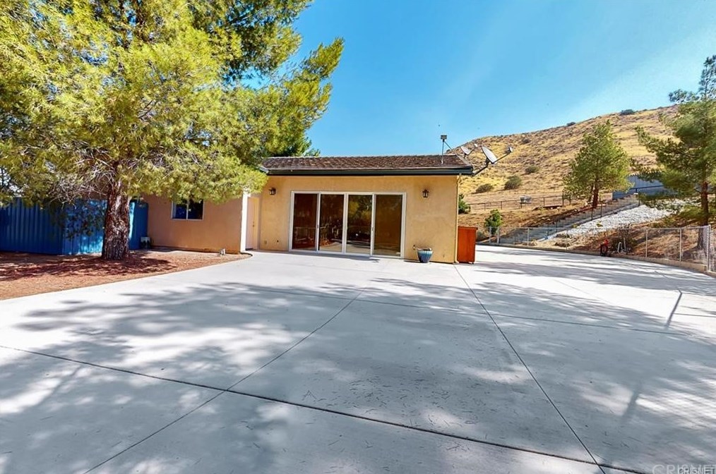 32050 Cedarcroft Rd, Acton CA  93510-2118 exterior