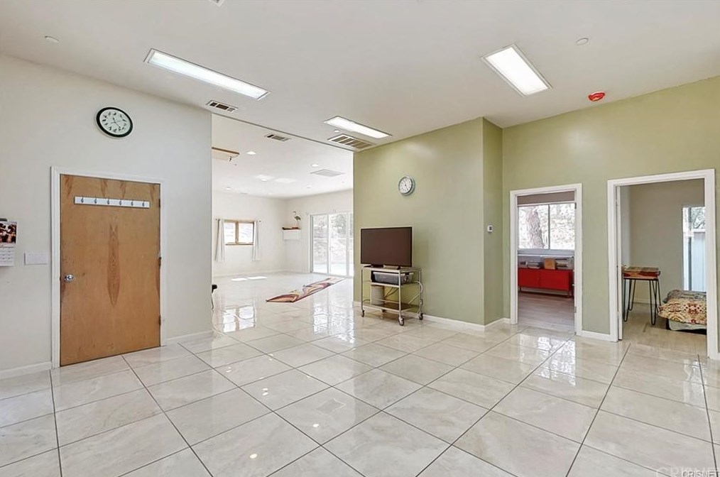 32050 Cedarcroft Rd, Acton CA  93510-1830 exterior