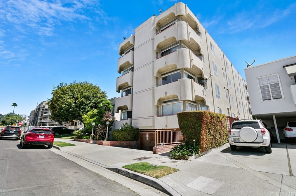 1914 Selby Ave, Los Angeles CA  90025-5863 exterior