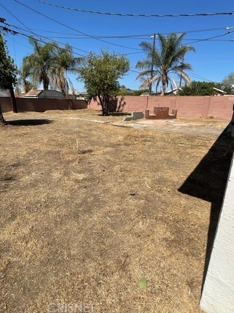 11307 De Hvn Ave, Los Angeles CA  91331-2055 exterior