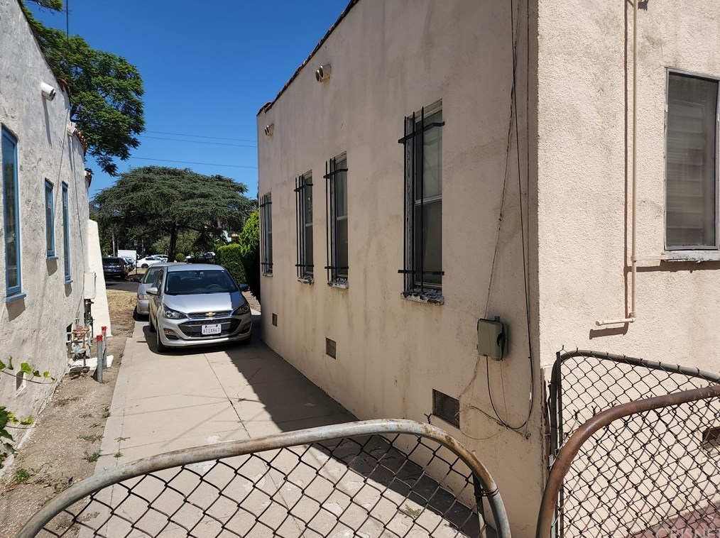 2946 Tyburn St, Los Angeles CA  90039-2158 exterior
